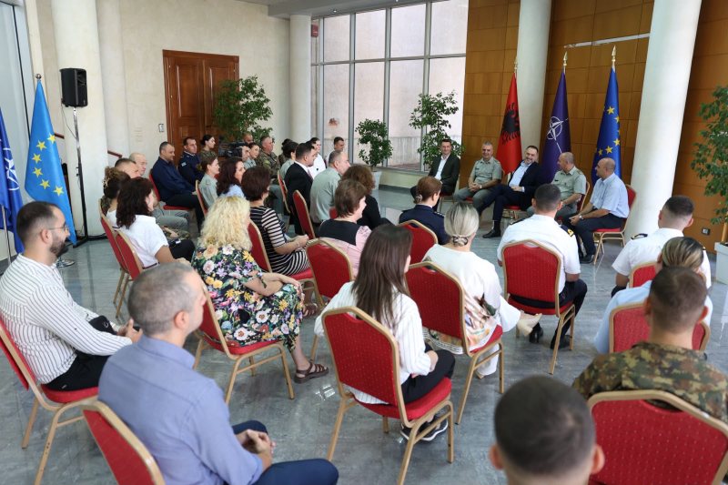 26 efektivë të Forcave të Armatosura nisin kursin 3-mujor profesional me fokus terminologjinë tekniko-ushtarake