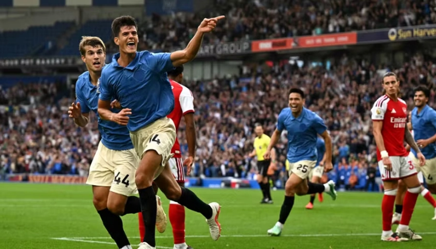 Brightoni turpëron Arsenalin, kampionët pësojnë tre gola