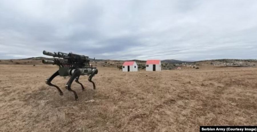 Serbia shfaq robotë të armatosur disa ditë pas hapjes së fabrikës kineze