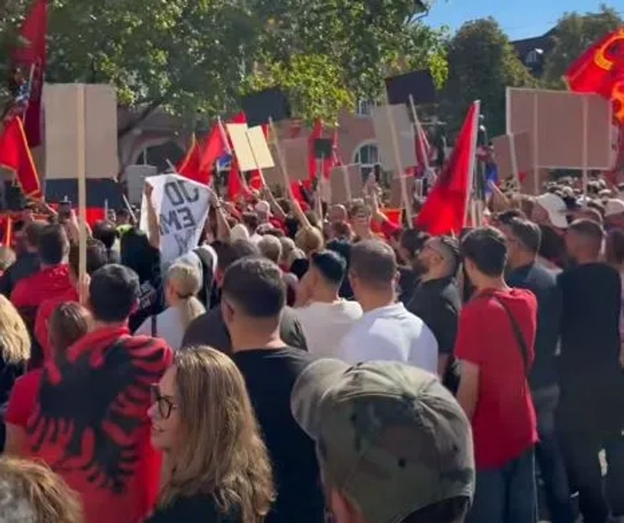 'Jo në emrin tim' -  Në Zyrih protestohet kundër vendimit ndaj ish-krerëve të UÇK-së