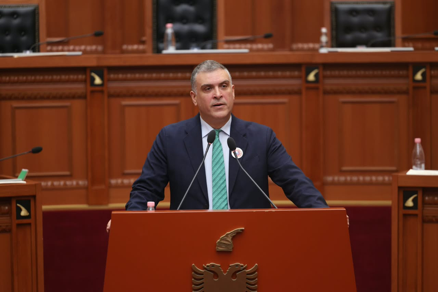 Blushi thërret në interpelancë Ramën: Çfarë masash do marrë Qeveria për të rrëzuar aktgjykimin ndaj ish krerëve të UÇK?