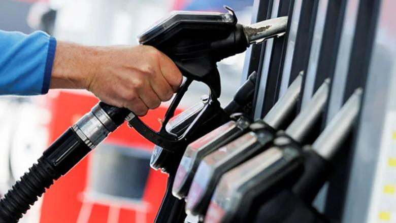 Bordi ul me 6 lekë çmimin e naftës, do të shitet me 213 lekë/litri! Benzina shkon në 193 lekë/litri