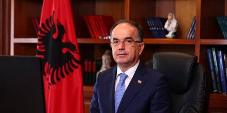 Siguria Kombëtare/ Presidenti Begaj takon kreun e komanduar të SHISH, ministrin Demo dhe kryepolicin Hita: U diskutuan çështjet e aktualitetit