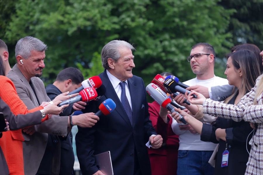 Berisha për Ulsi Manjën: Emri i tij del në dosje, të publikohet, a del si vasal i Lubisë apo jo, duhet ta sqarojë