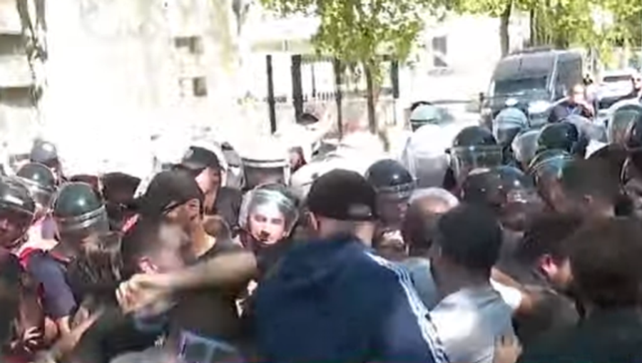 Revolta kundër Ramës/ Policia shoqëron 17 të arrestuar