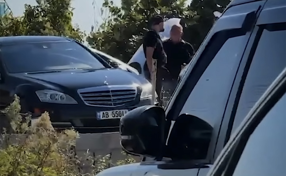 Plumba drejt Mercedesit në Lezhë: I riu u qëllua me armë disa herë në bark