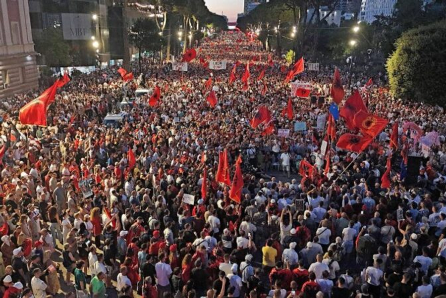 ‘Rama jepe dorëheqjen’! Protesta e 117-të, shqiptarët rezistencë kundër qeverisë