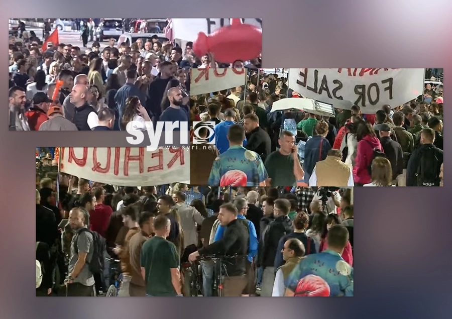Qytetarët përmbyllin fjalimet te Kryeministria, protestuesit nisin marshimin në rrugët e Tiranës