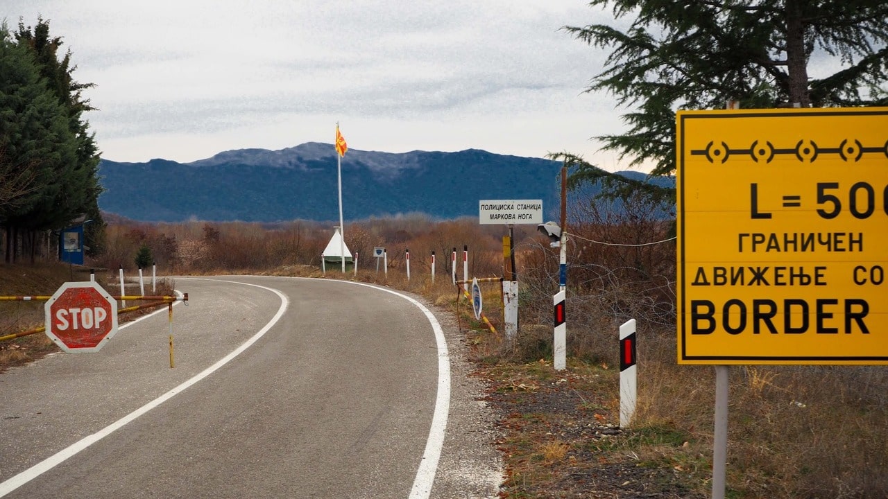 mk gr border at lake prespa 2016 no crossing possible