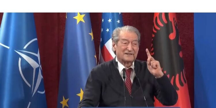 “Jemi në kilometrin e fundit”- Berisha nga Foltorja e Elbasanit: Shqipëria ngjan me një të sëmurë në urgjencë, ripërtëritja e PD është jetike