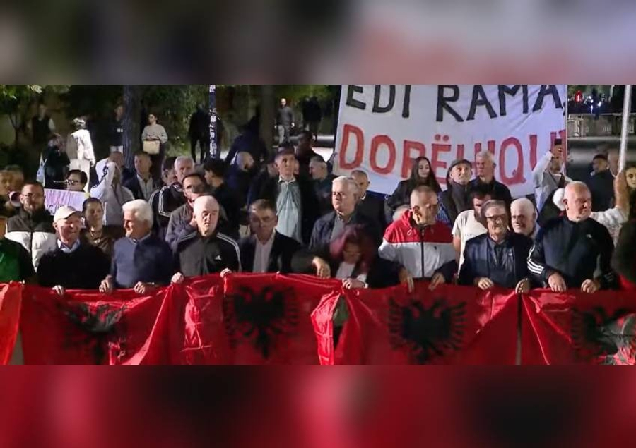 ‘Rama jepe dorëheqjen’! Protestuesit nisin marshimin drejt Kryeministrisë në qëndresën e 118-të