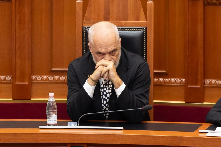 Edi Rama po e keqpërdor Kosovën si lavatriçe për hallet e tij