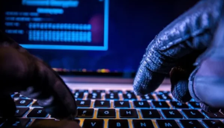 Hakerët pretendojnë se kanë vjedhur të dhënat e 60 mijë punonjësve të FBI-së