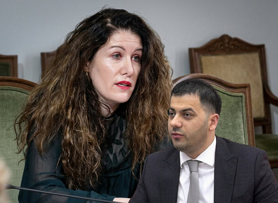 Gazetari Hoxha: Vlora Hyseni dhe Ergys Agasi u njohën në Kryeministri