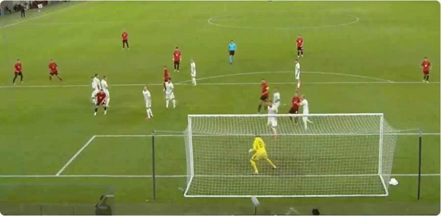 Shqipëria mbyll pjesën e parë me avantazhin 2-0 ndaj Bjellorusisë