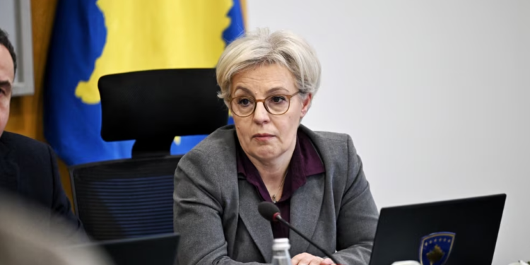 Kosova i kërkon dorëheqjen, ministrja: S’kam bashkëpunuar me Hagën për dënimin e 4 ish-krerëve të UÇK-së