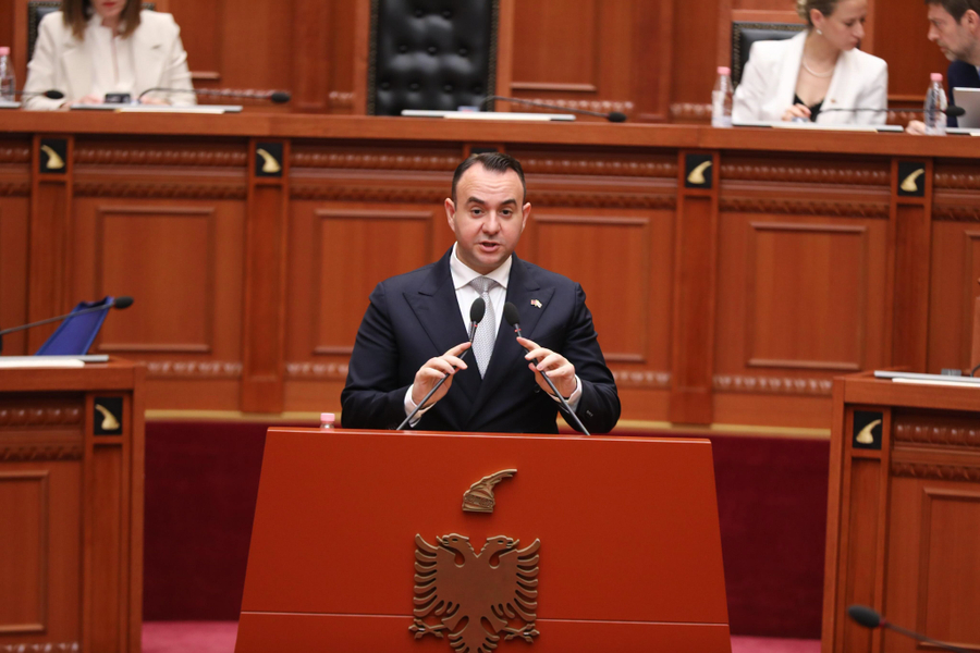 ‘Rama, kumbari i marrëveshjes SHISH-krim’/  Balliu: Kryeministri kërcënoi mediat, njësoj si Vlora Hyseni!