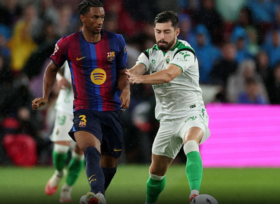 Juve sfidon Man. United dhe Liverpool për Balde, Barcelona hap derën për largimin