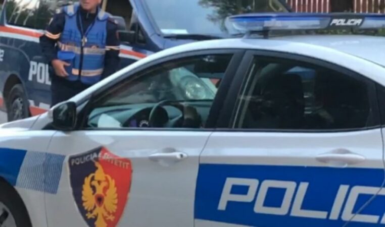 Përdhu*oi një grua e më pas i vodhi paratë, shpallet në kërkim 43-vjeçari në Vlorë
