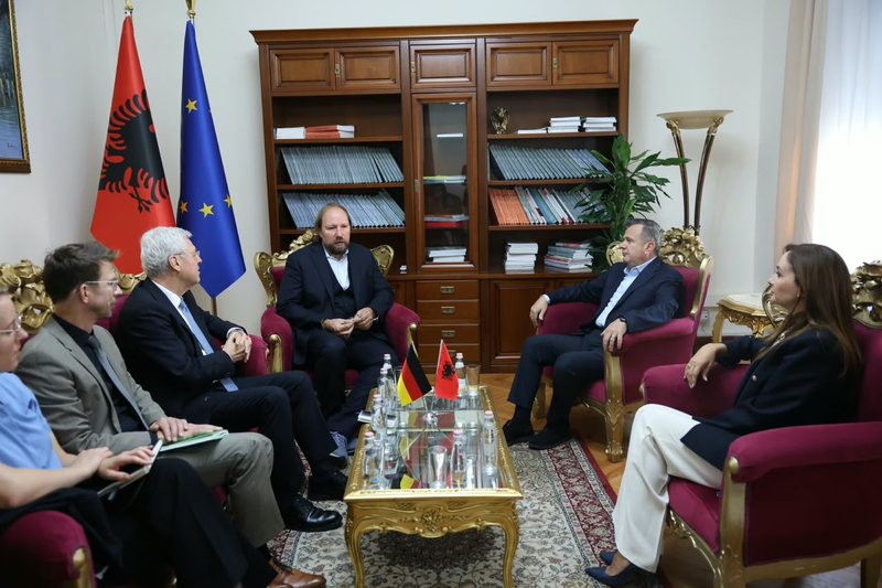 Balla takim me Anton Hofreiter: Mirënjohje Gjermanisë për mbështetjen në rrugëtimin europian të Shqipërisë