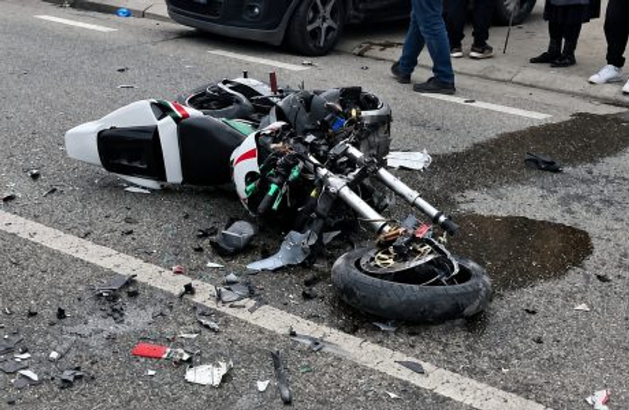 Cërrik/ 14- vjeçari përplaset nga motoçikleta, transportohet drejt spitalit