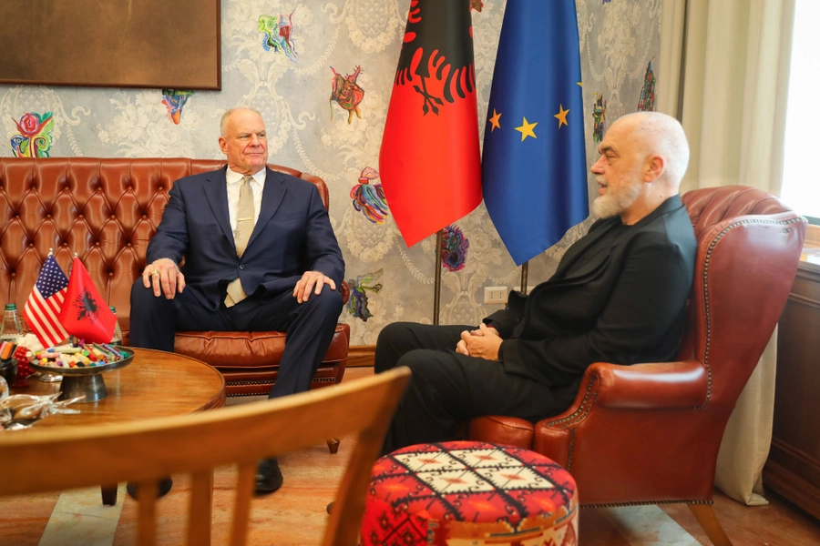 Ambasadori i ri i SHBA-së takon Rama, i kujton prioritetin e Trump për luftën kundër krimit të organizuar 