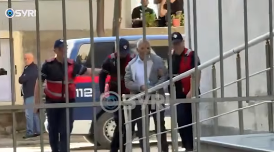 Ngacmoi seksualisht nxënësen e mitur, gjykata lë në burg mësuesin 60-vjeçar nga Lushnja