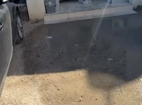Çahet tubi te “Androkli Kostallari”,  nxënësit ecin nëpër ujë