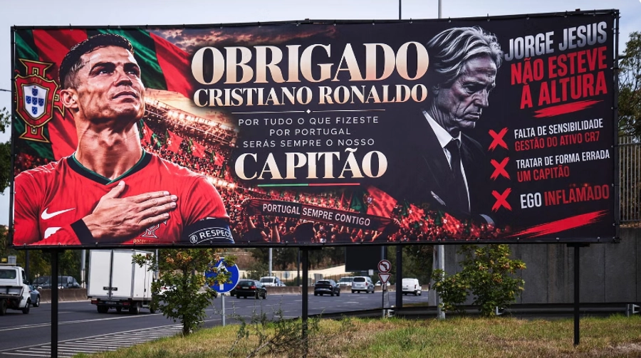 Rasti CR7: tensione në aeroport dhe ofendime ndaj trajnerit, atobusi i Portugalisë shoqërohet nga policia