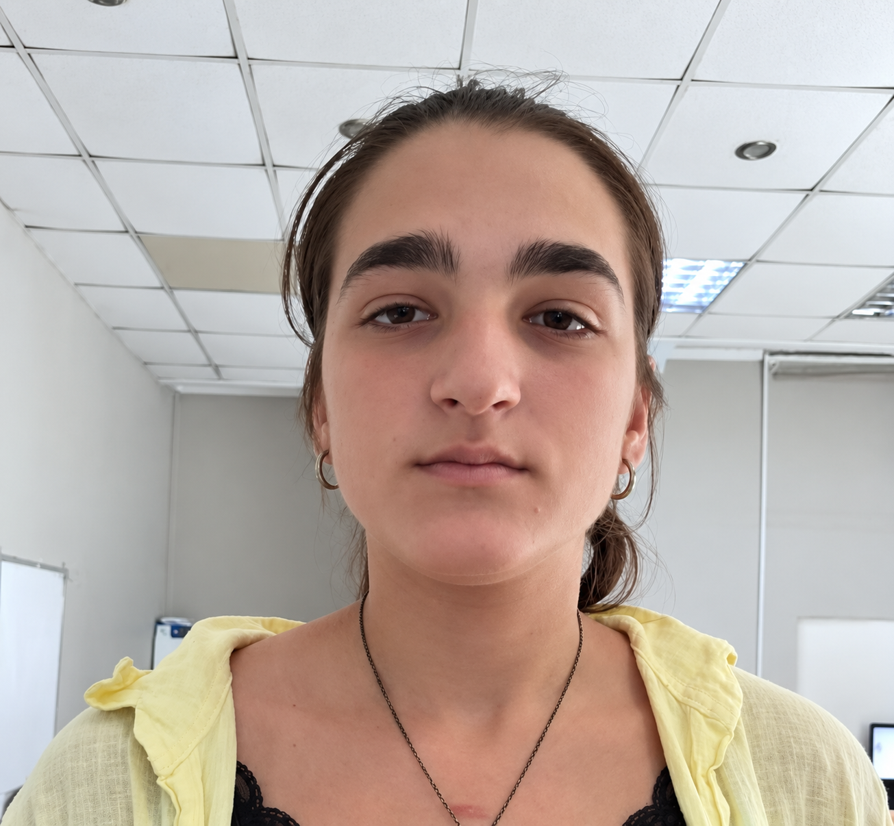 Zhduket 16-vjeçarja nga Divjaka, familja kërkon ndihmë për gjetjen e saj