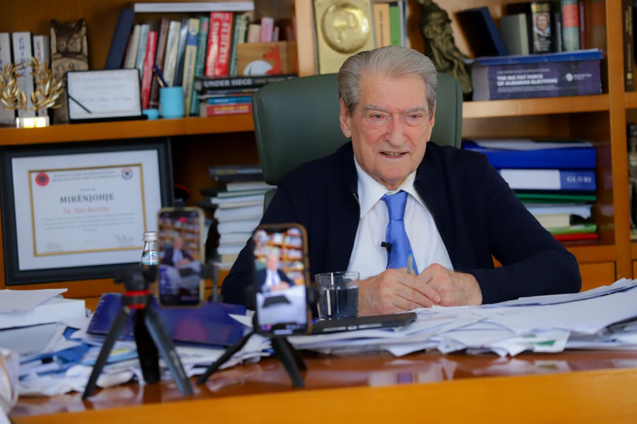Berisha: Të angazhohemi në protestën më të fuqishme, ditën e diskutimit në parlament, të reformës territoriale