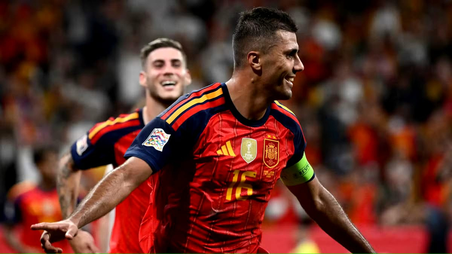Spanja mund Çekinë 3-1 dhe ruan kreun e grupit