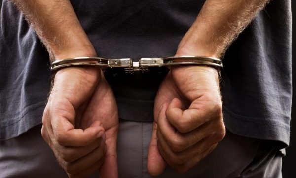 Plagosje, vjedhje e trafik droge, arrestohet në Tiranë 40-vjeçari i shumëkërkuar