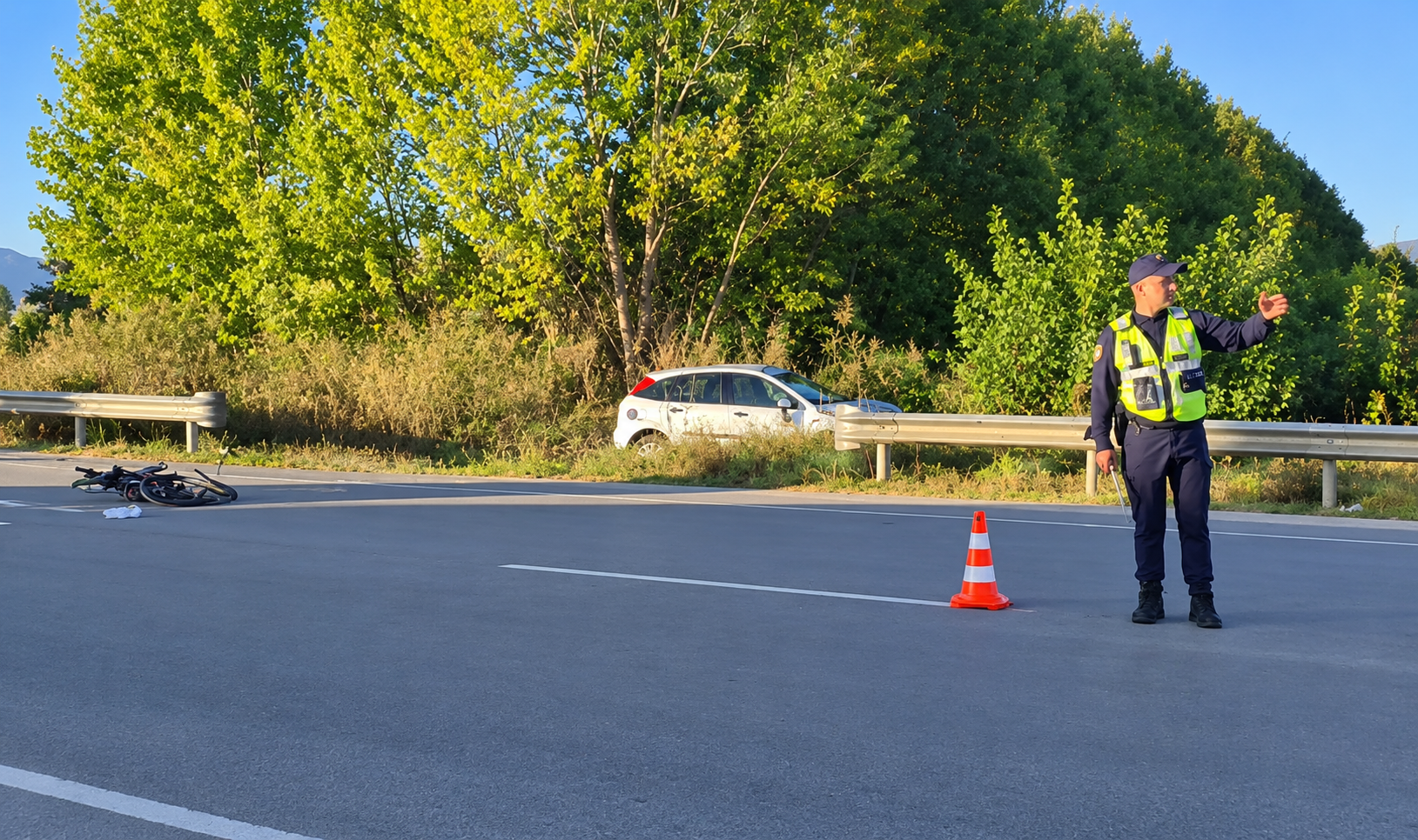 Aksidenti në Korçë, 60-vjeçari po shkonte të shiste qumësht kur u përplas për vdekje nga polici