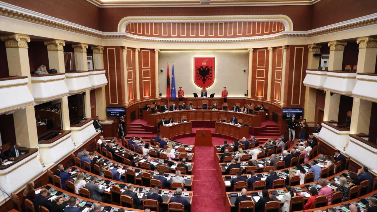 Sot seancë plenare/ Nga procesverbali te problematikat e zgjedhësve, çfarë pritet të diskutohet në Kuvend