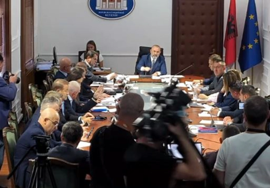 Forca e kartonave - Miratohet në parim te Ligjet, propozimi i Ramës për hartën e re Territoriale