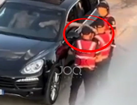 Sarandë/ Porsche Cayenne rrethohet nga policët, qytetari ngre dyshime për marrje ryshfeti