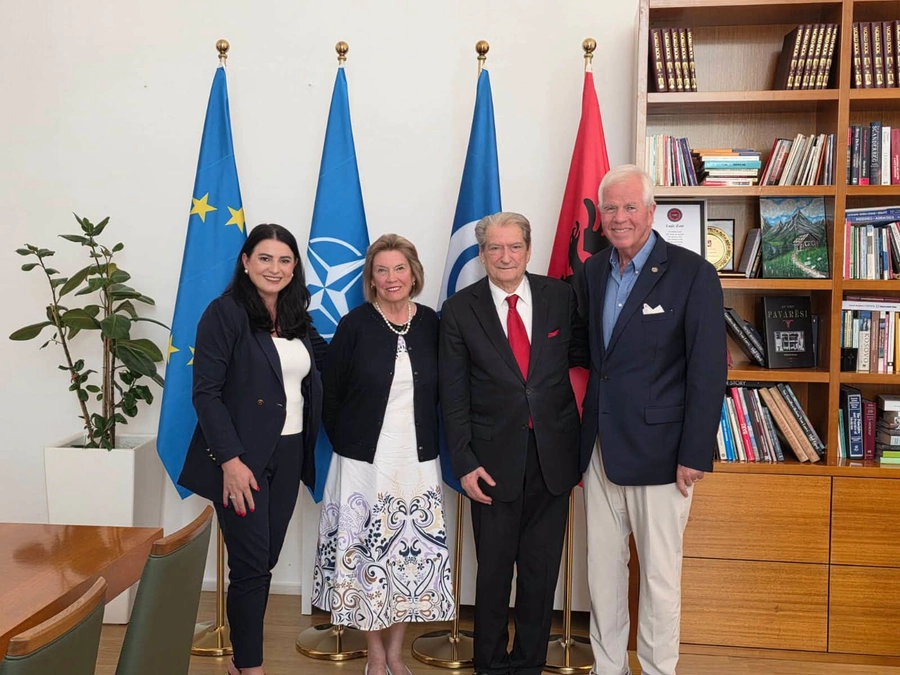 Berisha takohet me Dr. Lee Corder: Miqësia me mikun tim amerikan mbetet e çmuar...