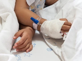 E rëndë në Tiranë, humb jetën në spital një 12-vjeçar, dyshohet për arrest kardiak