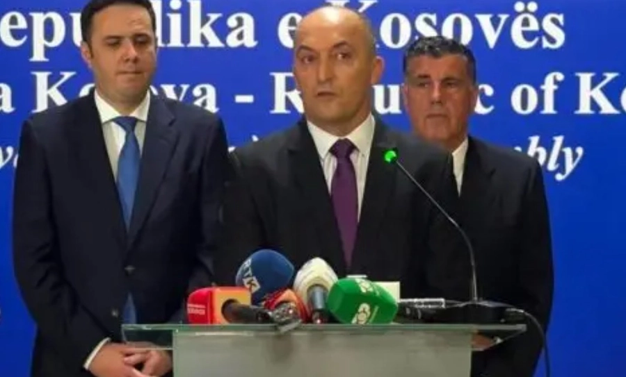 'Jam tërhequr nga gara' - Sejdiu konfirmon edhe një herë pasi Kurti ia përmendi emrin në konferencë