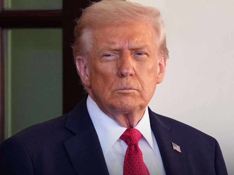 Trump: Meqë ra fjala, po e shkelmojmë Iranin në ...