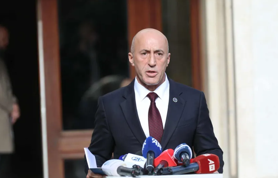 Haradinaj pas konferencës së Kurtit: E pandershme mosvotimi i ligjit, kthehuni në seancë 