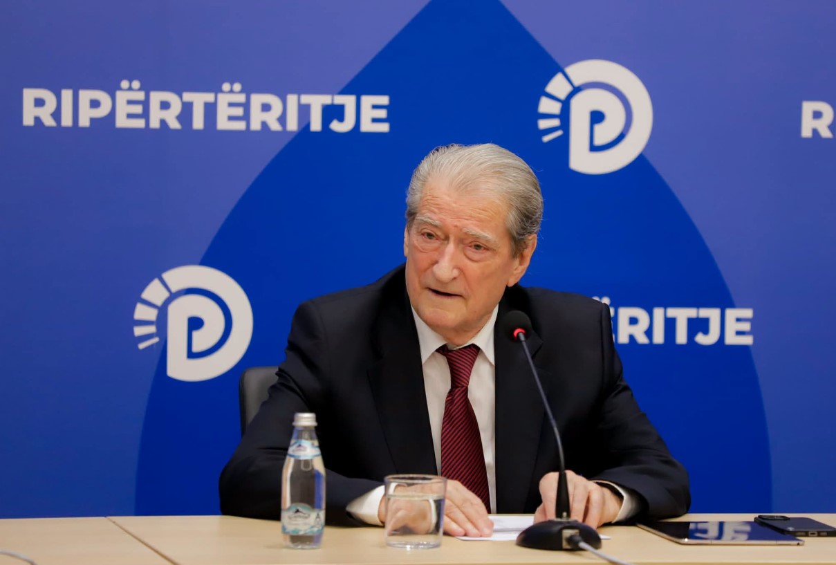 Berisha uron Presidenten e re të Kosovës: Suksese në misionin në krye të Republikës