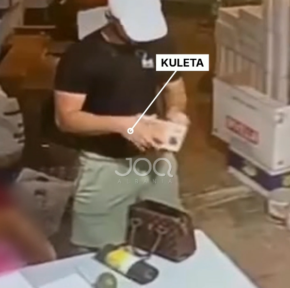 “E hap, i numëron dhe i fut në xhep”/ Kamerat tregojnë vjedhjen e parave të punonjëses në Shkëmbi i Kavajës