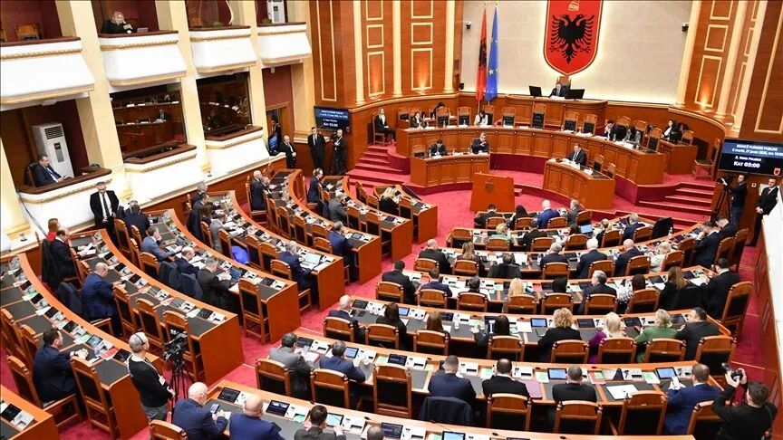 Seanca e sotme parlamentare/ Nga ‘Territorialja’ te interpelanca me 4 ministra, ja çfarë përmban rendi i ditës