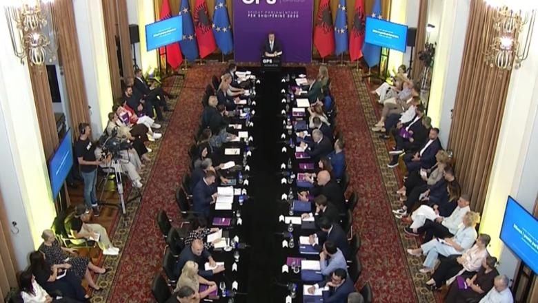 PS në kërkim të 84 votave për Territorialen, Grupi i PS mblidhet para nisjes së seancës! I pranishëm Rama