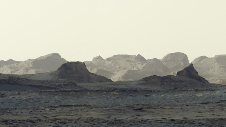 NASA publikon pamje mahnitëse të agimit në Mars! Fotografi zbulon shkëmbinjtë misteriozë të gdhendur nga era