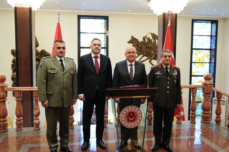 Ministri Nufi vizitë zyrtare në Ankara, mikpritet nga homologu turk Yaşar Güler