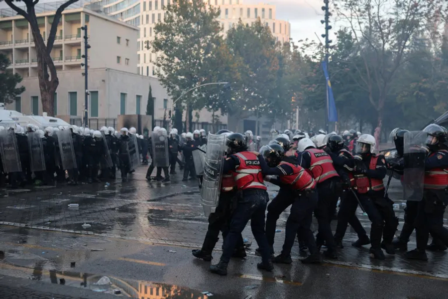 ‘Policia, plumba gome ndaj studentëve’- Al Jazeera: Protestat kundër Ramës përshkallëzohen