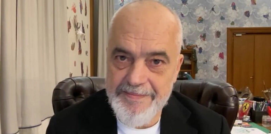 Edi Rama i shkalluar mban një fjalim alla Fidel Castro duke sulmuar dhe fyer protestuesit